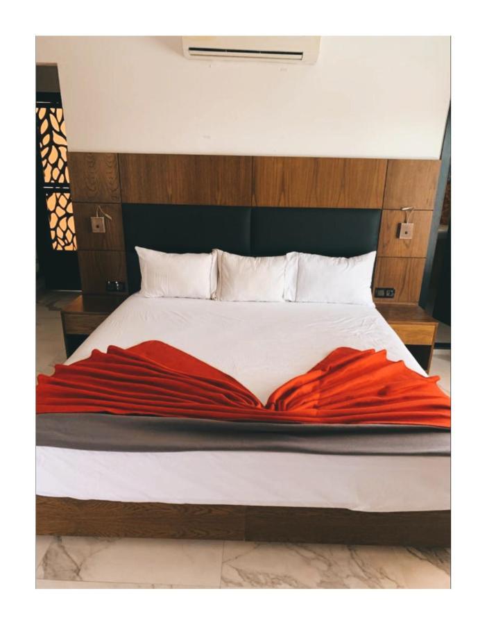 Ourika Camp Suites Hotel & Resort El Harkat 外观 照片