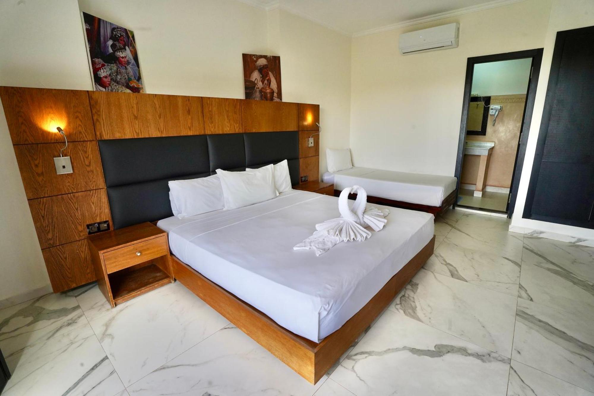 Ourika Camp Suites Hotel & Resort El Harkat 外观 照片