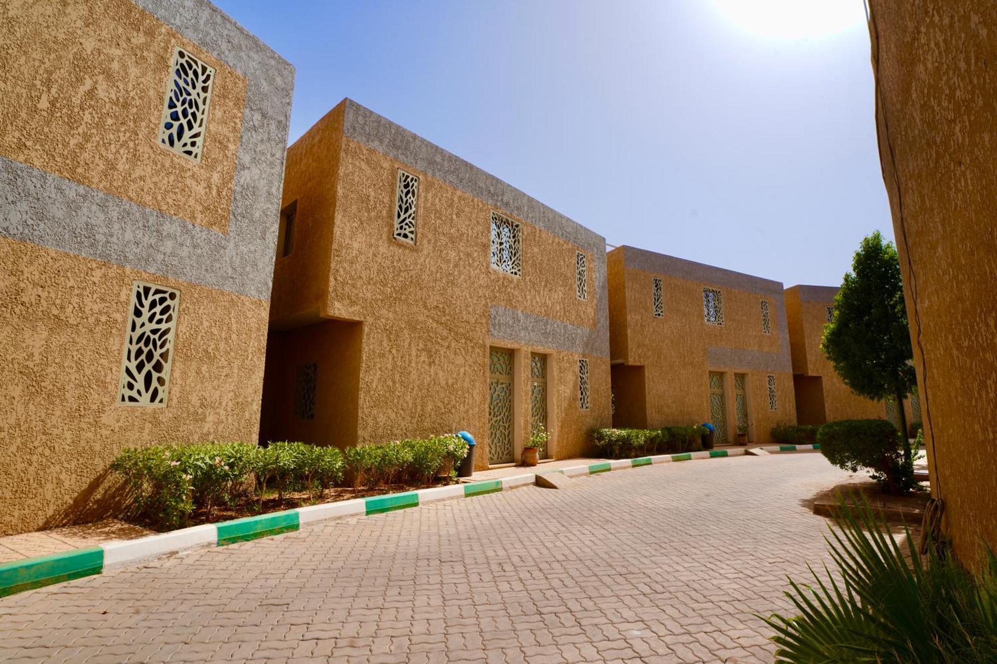 Ourika Camp Suites Hotel & Resort El Harkat 外观 照片